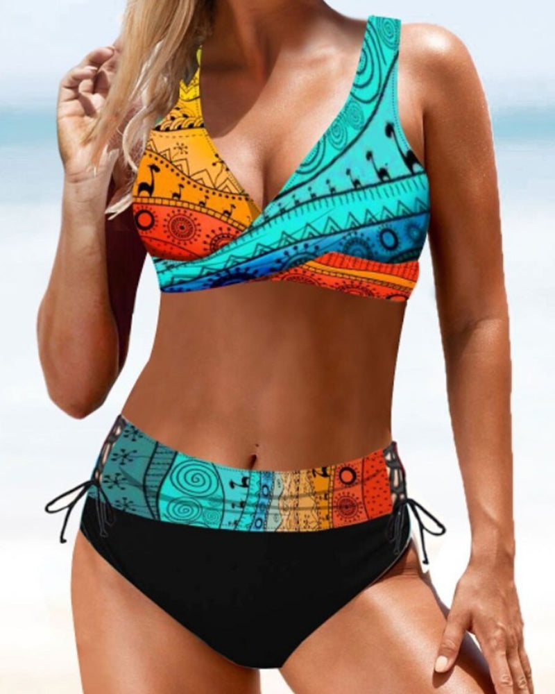 SURI | Kleurrijke en Elegante Bikini