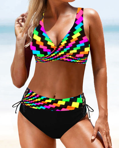 SURI | Kleurrijke en Elegante Bikini