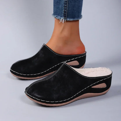 Orthopedische Pantoffels met Dagelijks Comfort en Tijdloze Huisstijl ARIA