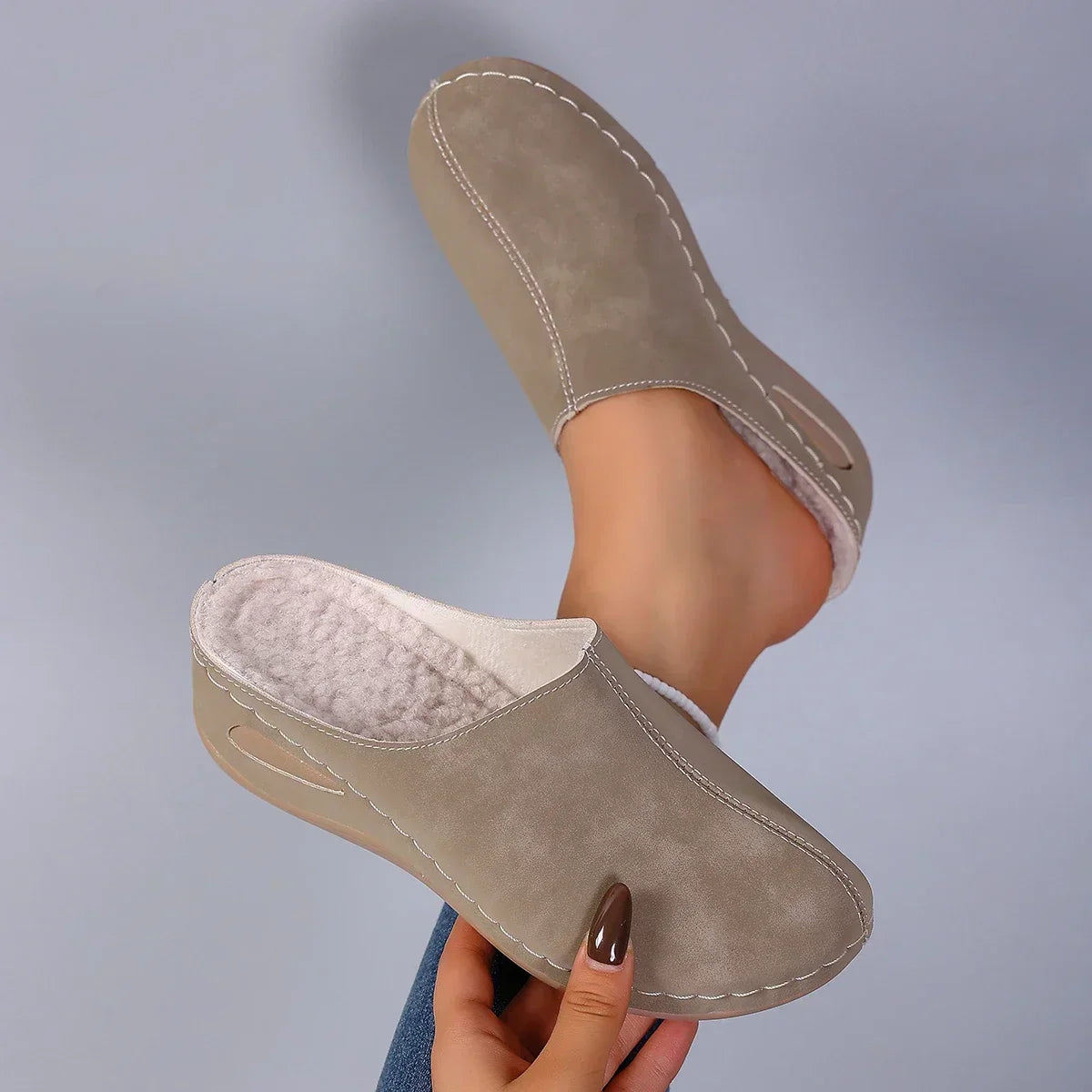 Orthopedische Pantoffels met Dagelijks Comfort en Tijdloze Huisstijl ARIA